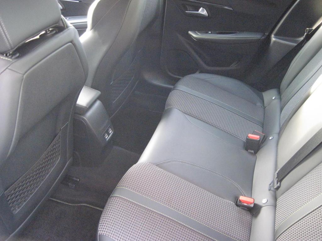 PEUGEOT 208 1,2 PURETECH 100 S_S GT BV6